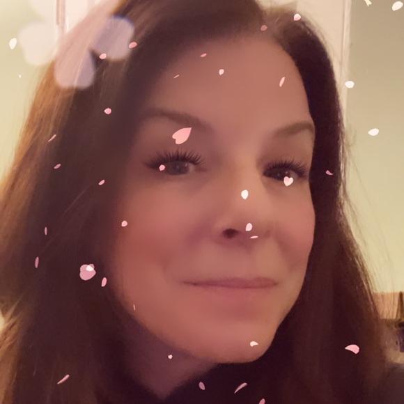 Meet your Posher, Lori - Picture 1 of 1